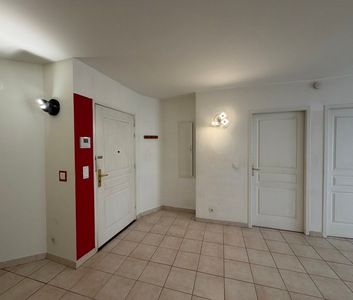 Location Appartement 2 pièces 48m² TOULON 83200 - Photo 2
