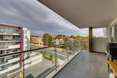 Modern Two Bedroom Apartment in the Oracle Complex - Photo 4