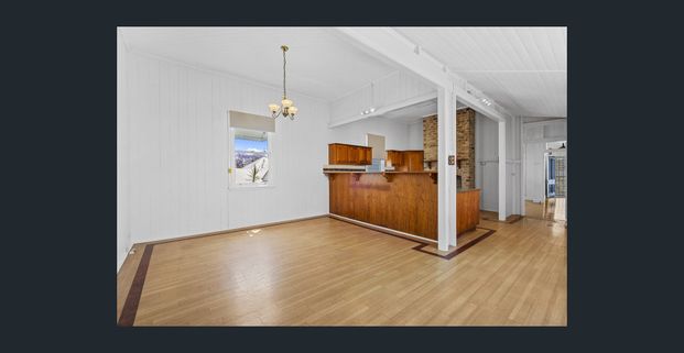 Sought After Queenslander - Photo 1