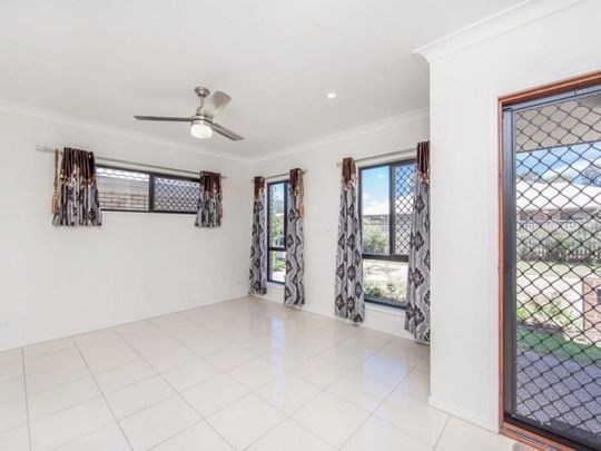 Perfect Living in Fitzgibbon - Photo 1