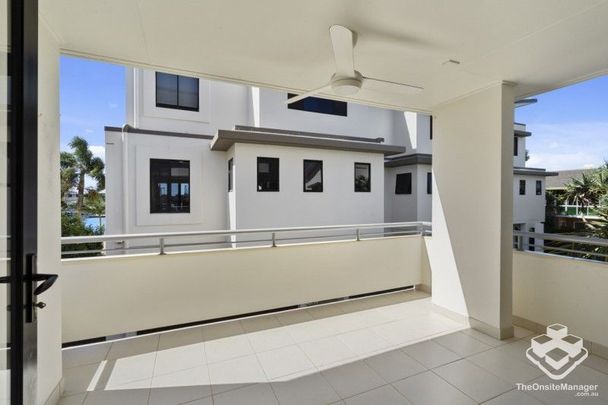 LARGE MODERN TOWNHOUSE - BRIDGE FREE OCEAN ACCESS - Photo 1