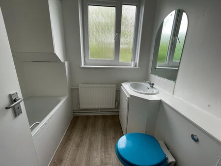 Room in a Shared House, Blomfield Court, SW11 - Photo 5