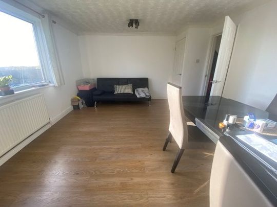 Taranto Road, SO16 - Photo 1