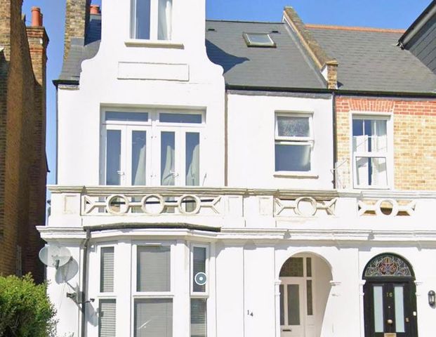 4 bedroom house of multiple occupation to rent - Photo 1