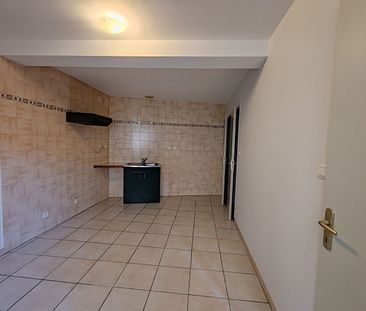 Location Appartement 2 pièces 28m² - Photo 2