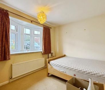 WOW! A fantastic bungalow in a really popular location. With a love... - Photo 3