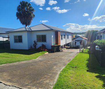 13 Deane Street, Belmont - Photo 1