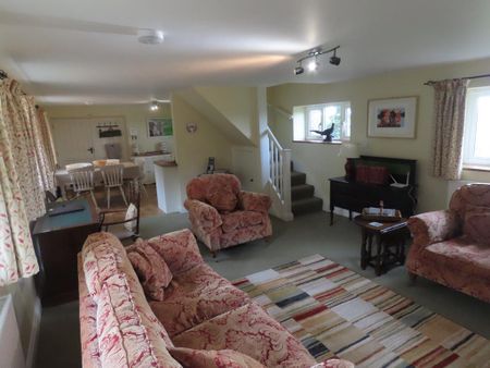 2 bedroom detached house to rent - Photo 3