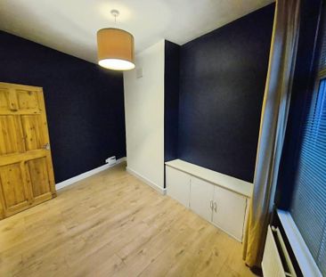 2 bedroom end of terrace house to rent - Photo 4