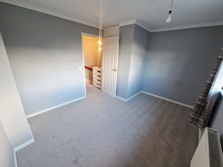 2 bedroom terraced house to rent - Photo 4