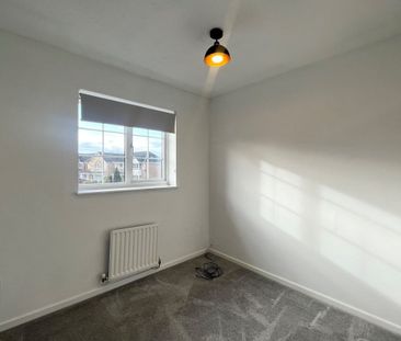 Falcon Way - Photo 3