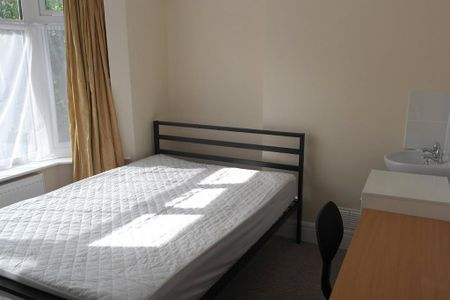 5 bedroom terraced house to rent - Photo 3