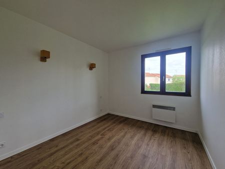 Location maison 4 pièces, 110.00m², Lys-Haut-Layon - Photo 5