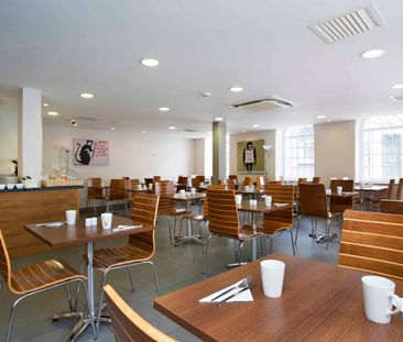 Single En-suite Bedroom - Photo 3