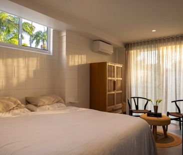 Luxury & Coastal Living in the Heart of Palm Beach - Photo 5