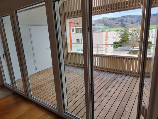 1 MONAT MIETZINSFREIE ZEIT - 2.5-ZIMMER DACHWOHNUNG MIT BALKON - Foto 1