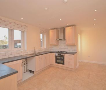 3 bedroom semi-detached house to rent - Photo 5