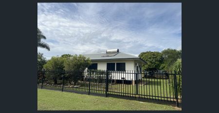 Charming Mareeba Home with Outdoor Bliss - Photo 5