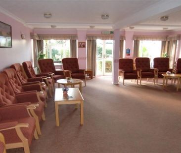 1 bedroom retirement property to rent - Photo 2