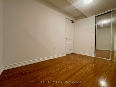 Property For Lease | W7330456 - Photo 4