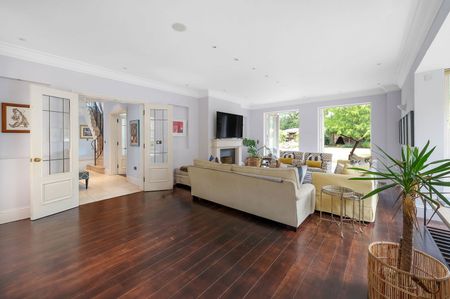 Heckets Court, Esher, KT10 - Photo 4