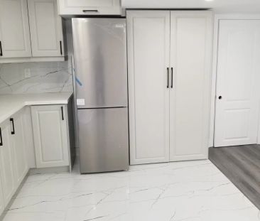 3207 Pebblewood Road #Lower - Photo 2