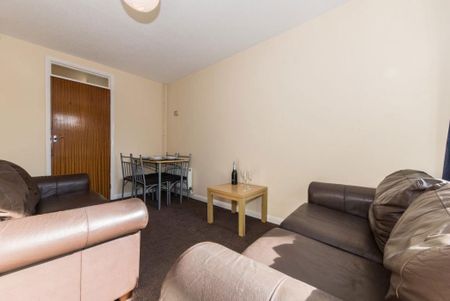 4 bedroom house to rent - Photo 3