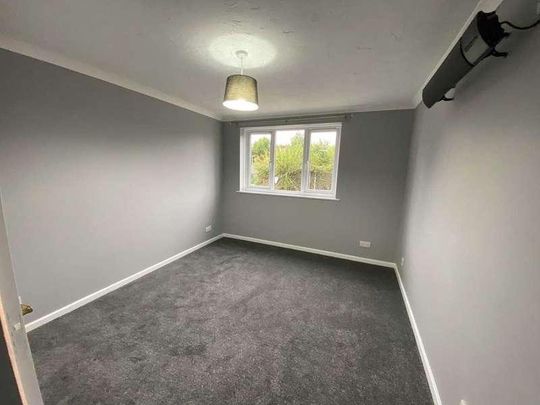 Jubilee Court Thatcham, RG19 - Photo 1