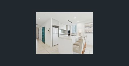 Fully Furnished Beachside Summer Retreat - Photo 3