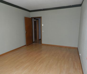 Ruim éénslaapkamer-appartement te huur in Ieper met terras - Photo 3