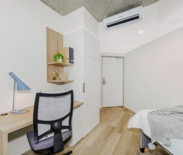 4 bedroom Apartment - Photo 3