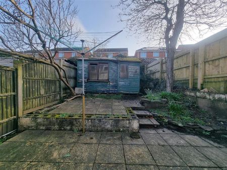 2 bedroom semi-detached house to rent - Photo 4