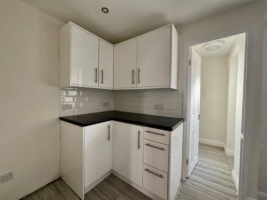 2 bedroom house to rent - Photo 1