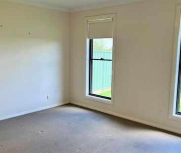 Modern duplex in South Dubbo - Photo 3