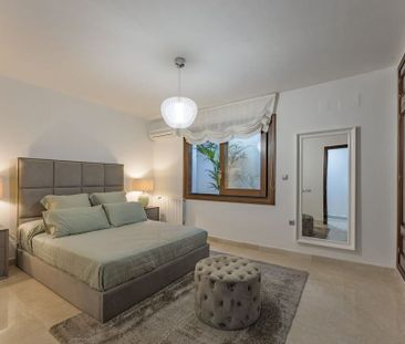 6 room luxury Villa for rent in Marbella, Andalusia - Photo 3