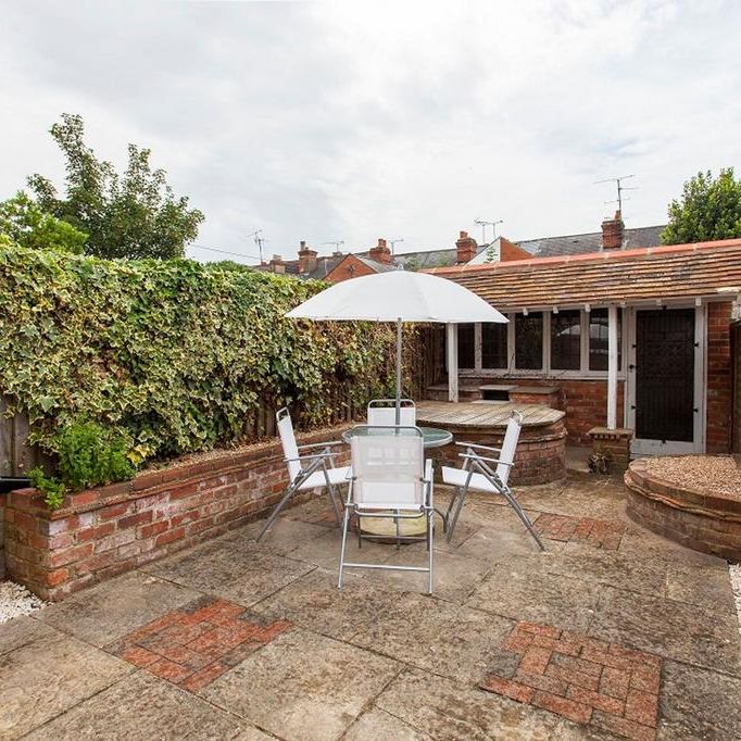 3 bedroom terraced house to rent - Photo 1