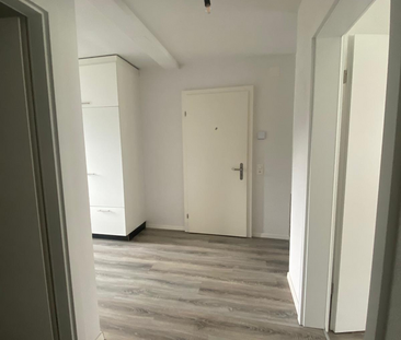 Moderne 3.5-Zimmerwohnung mit grossem Balkon im 2. Stock - Foto 1