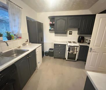 3 bedroom semi-detached house to rent - Photo 5