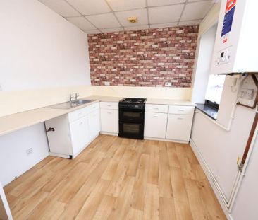 2 bedroom terraced house to rent - Photo 4