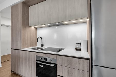 For Lease - 2495 Eglinton Avenue Unit# 1009, Mississauga, Ontario - Photo 2