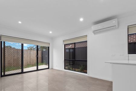 4/32A Wynarka Drive, Hoppers Crossing. - Photo 3