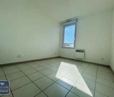 Location Appartement 3 pièces 52m² CARPENTRAS 84200 - Photo 3