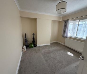 2 bedroom semi-detached bungalow to rent - Photo 3