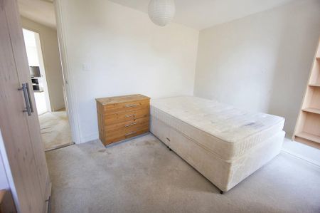 3 bedroom flat to rent - Photo 5