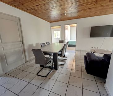 Location Appartement 4 pièces 82m² ST PIERRE 97432 - Photo 4