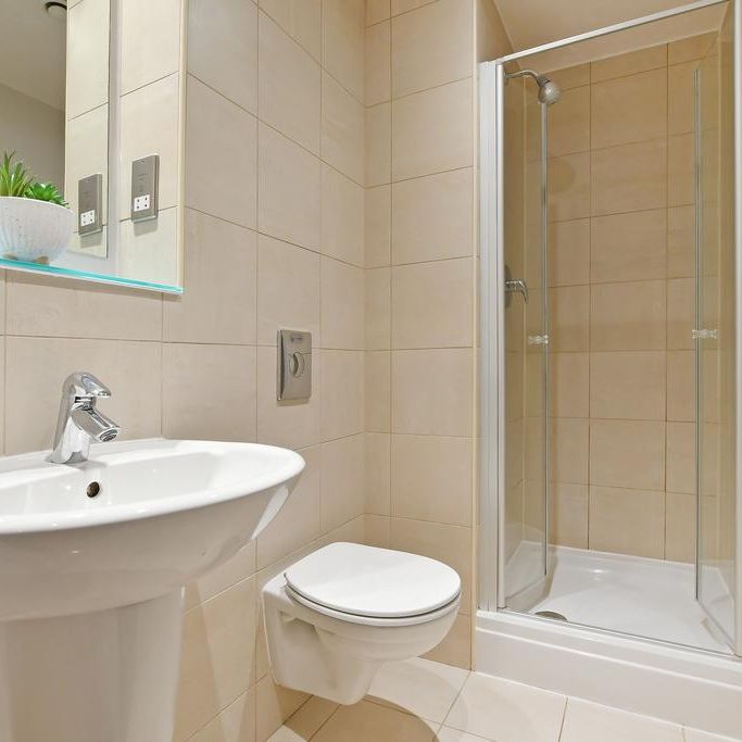 Studio to rent - Photo 1