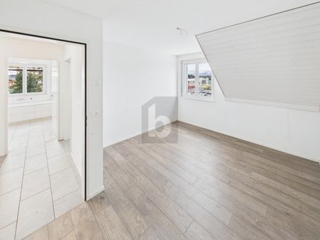 SPACIOUS AND BRIGHT IN CENTRAL LOCATION - Photo 5