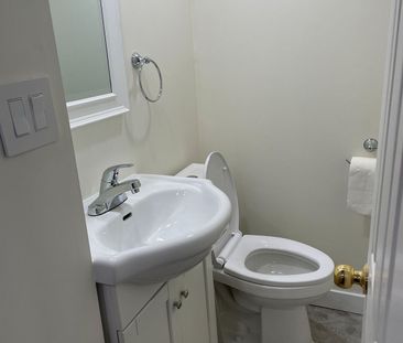 For Lease - 1566 Northmount Avenue Unit# Lower, Mississauga, Ontario - Photo 5