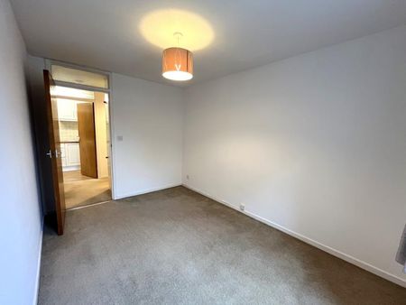 Harvey Road, Guildford, Surrey, GU1 - Photo 3