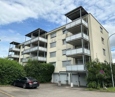 2.5-Zimmer-Wohnung im Hochparterre links mit grossem Balkon - Photo 1